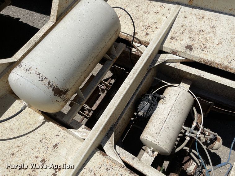 image for item LF9128 2007 Corn Belt S-4002  bottom dump trailer