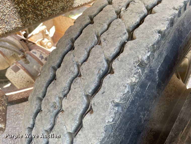 image for item LF9128 2007 Corn Belt S-4002  bottom dump trailer