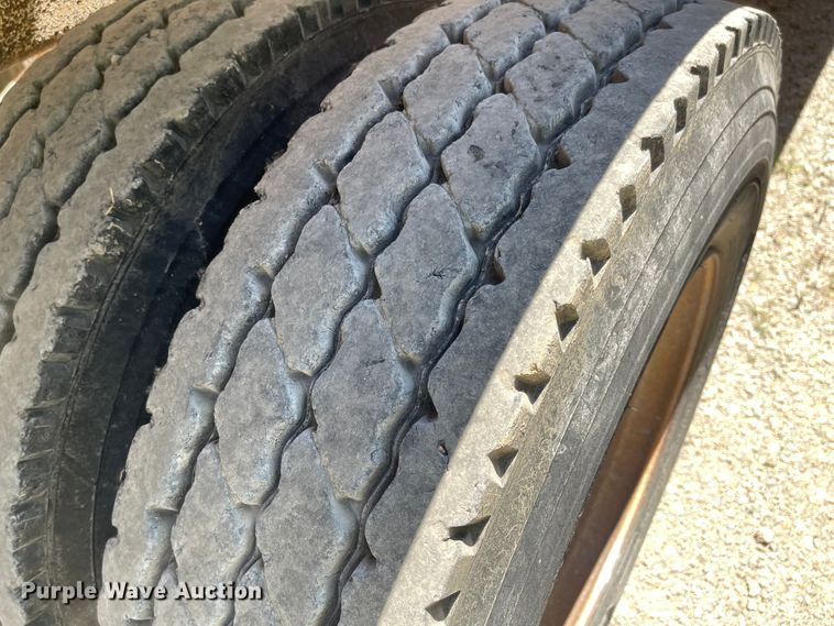 image for item LF9128 2007 Corn Belt S-4002  bottom dump trailer