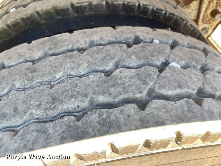 image for item LF9128 2007 Corn Belt S-4002  bottom dump trailer