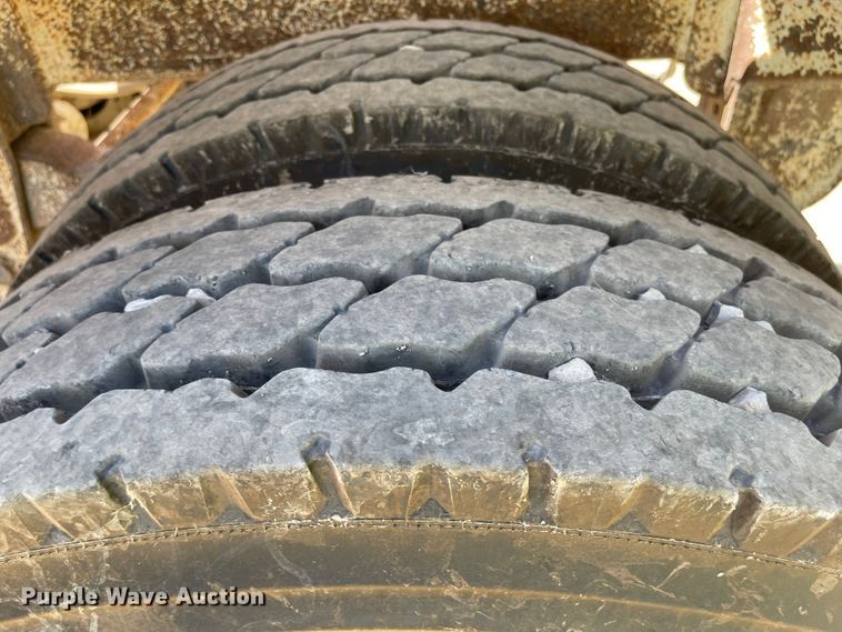 image for item LF9128 2007 Corn Belt S-4002  bottom dump trailer