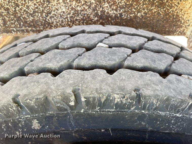 image for item LF9128 2007 Corn Belt S-4002  bottom dump trailer