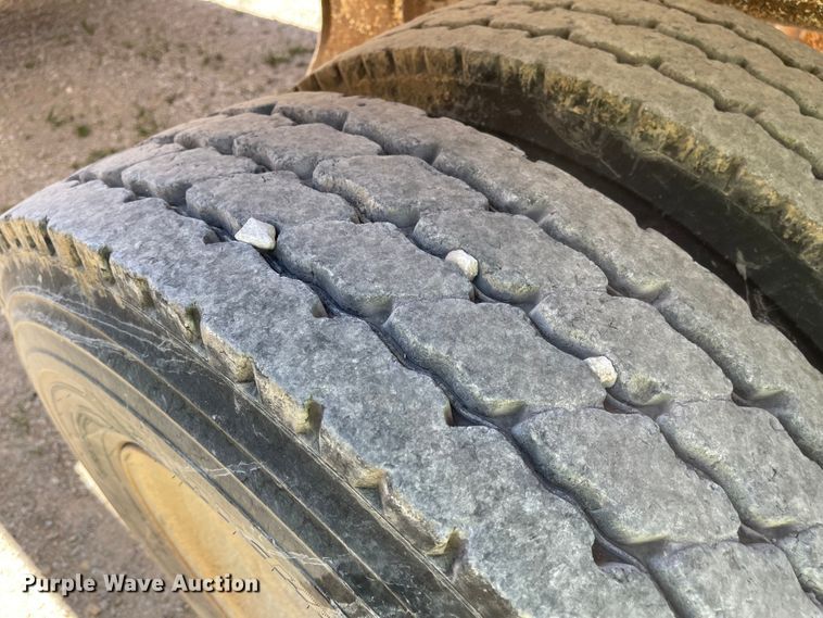 image for item LF9128 2007 Corn Belt S-4002  bottom dump trailer