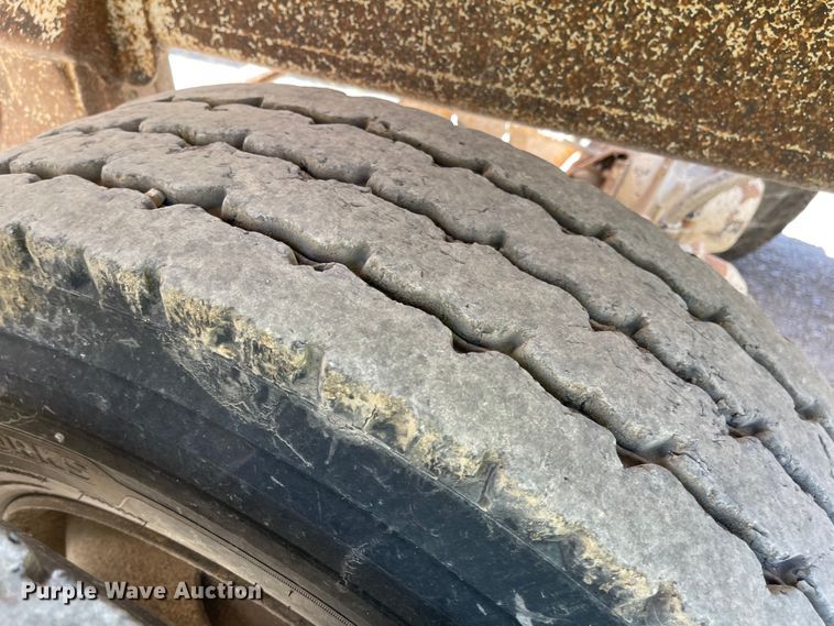 image for item LF9128 2007 Corn Belt S-4002  bottom dump trailer