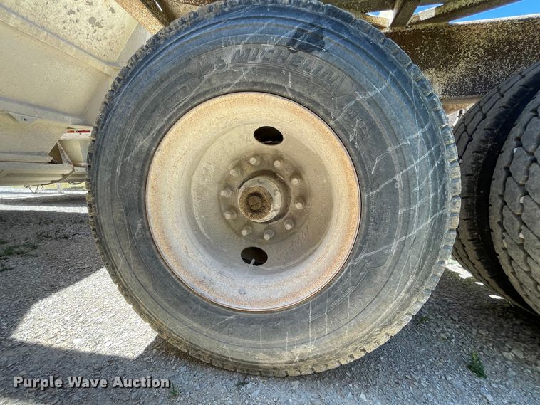 image for item LF9128 2007 Corn Belt S-4002  bottom dump trailer