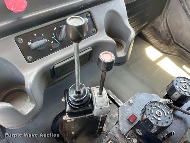 image for item LF9130 2005 Freightliner Business Class M2  dump truck