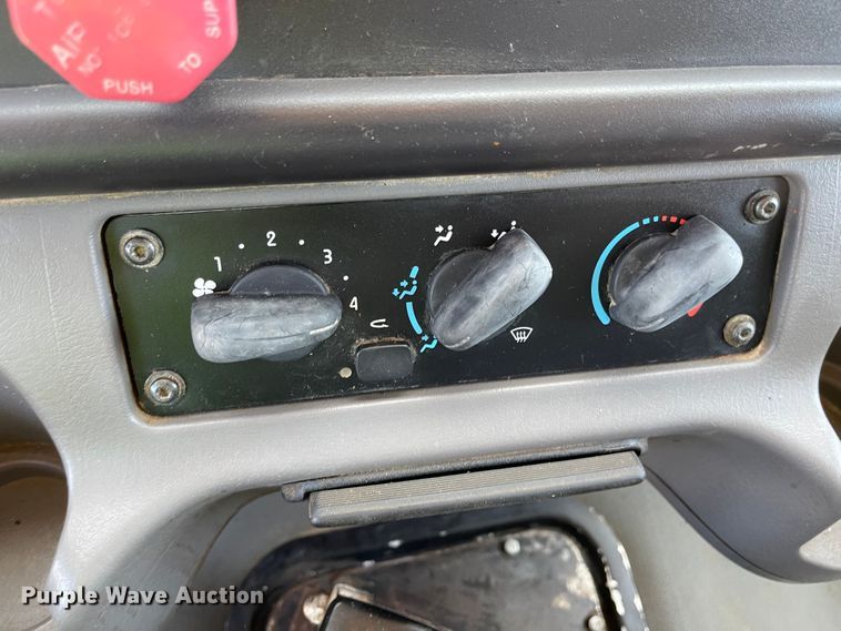 image for item LF9130 2005 Freightliner Business Class M2  dump truck