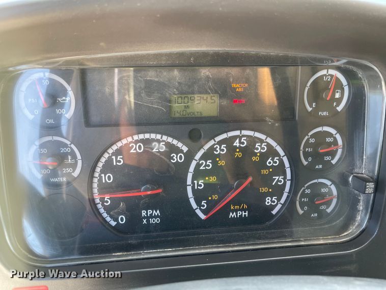 image for item LF9130 2005 Freightliner Business Class M2  dump truck