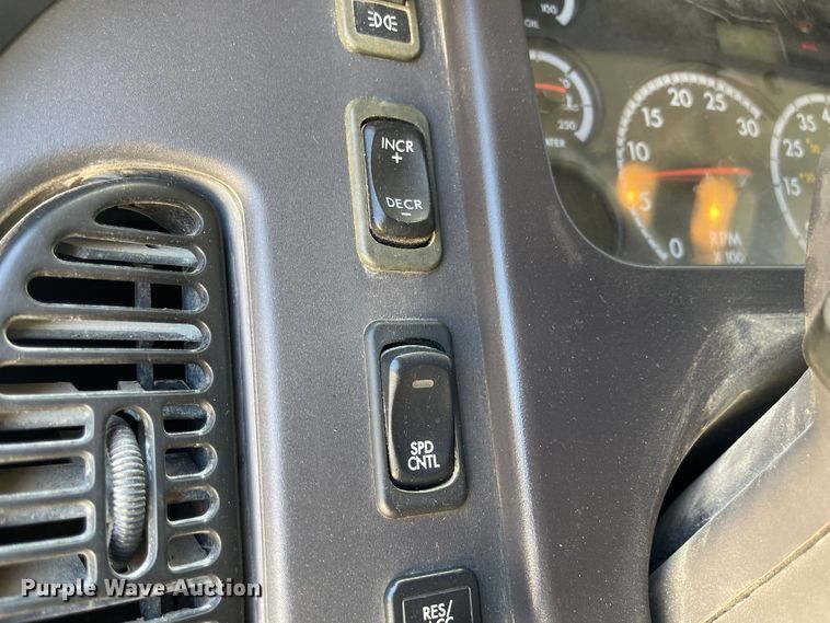 image for item LF9130 2005 Freightliner Business Class M2  dump truck