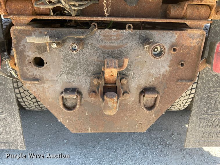 image for item LF9130 2005 Freightliner Business Class M2  dump truck