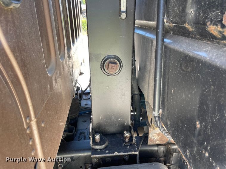 image for item LF9130 2005 Freightliner Business Class M2  dump truck