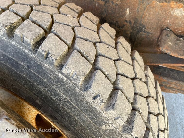 image for item LF9130 2005 Freightliner Business Class M2  dump truck