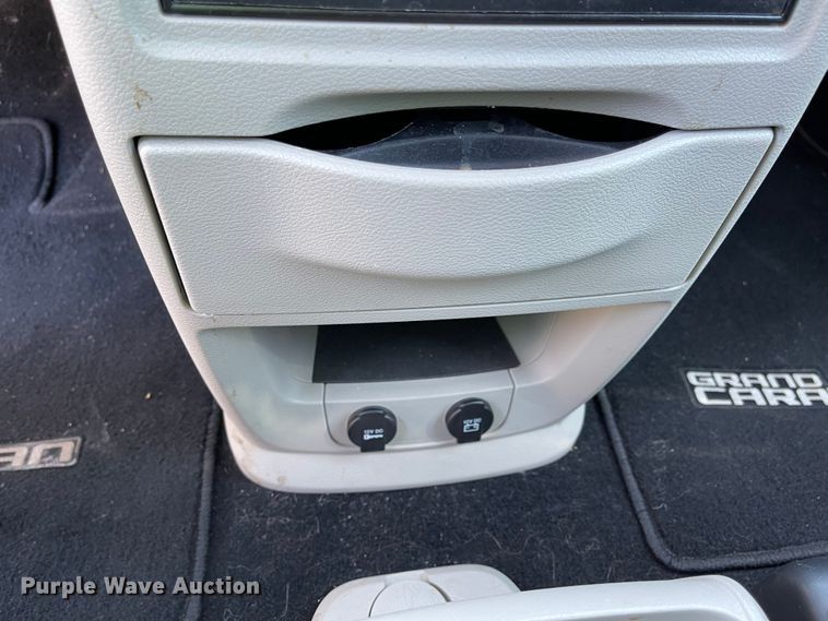 image for item LF9131 2015 Dodge Grand Caravan  van