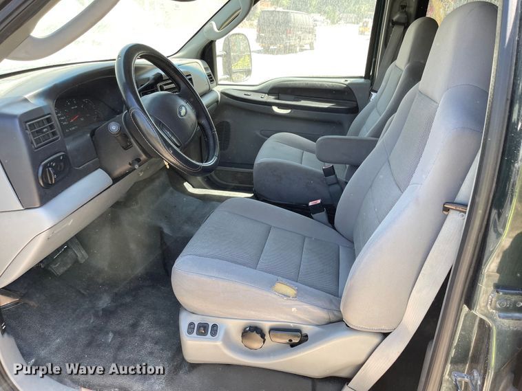 image for item LF9134 2005 Ford Excursion  SUV