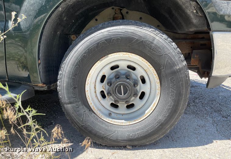 image for item LF9134 2005 Ford Excursion  SUV