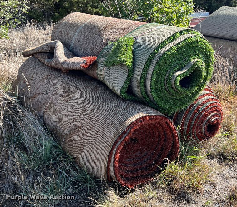 image for item LI9295 (3) rolls of artificial turf