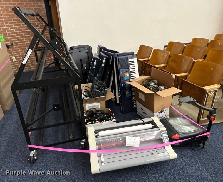 image for item LI9312 Music equipment