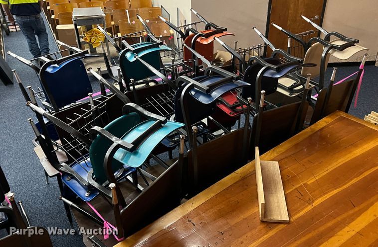 image for item LI9319 Approximately 21 desks