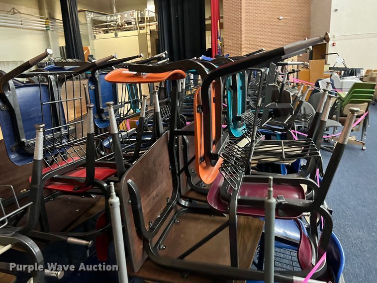 image for item LI9319 Approximately 21 desks