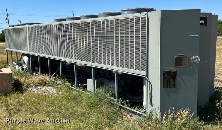 image for item LI9320 Trane RTAA2404XN01A3D0BFGRN  AC unit