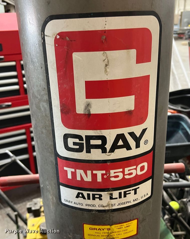 image for item LI9322 Gray TNT550  pneumatic jack