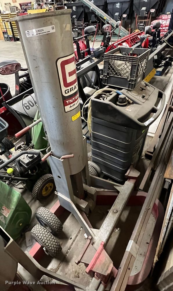 image for item LI9324 Gray TNT550  pneumatic jack