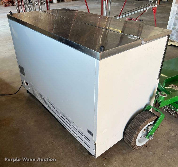 image for item LI9347 Avantco 178MC58HC  refrigerator