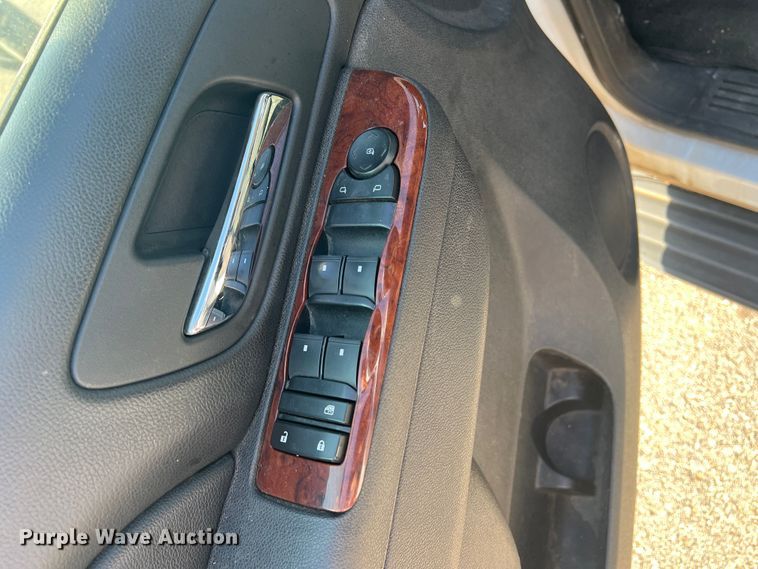 image for item LI9348 2011 Chevrolet Suburban  SUV