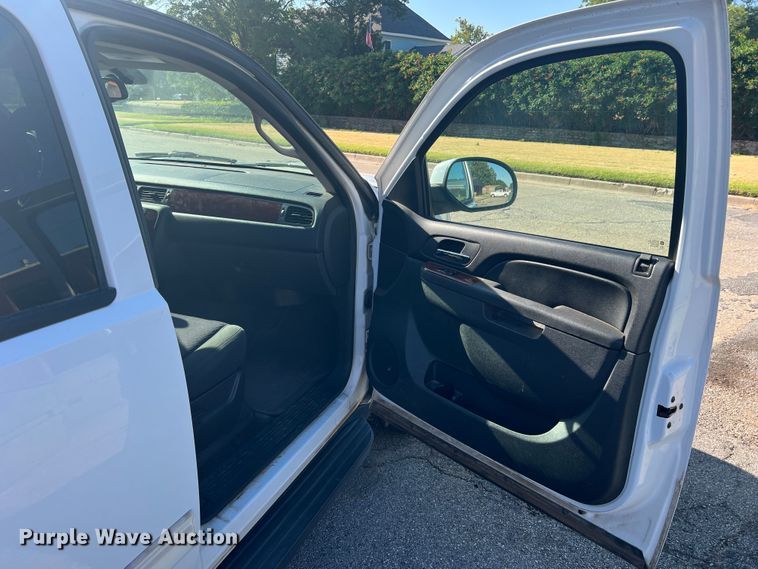 image for item LI9348 2011 Chevrolet Suburban  SUV