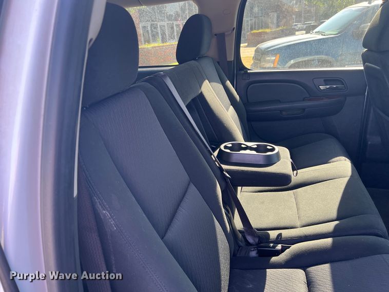 image for item LI9348 2011 Chevrolet Suburban  SUV