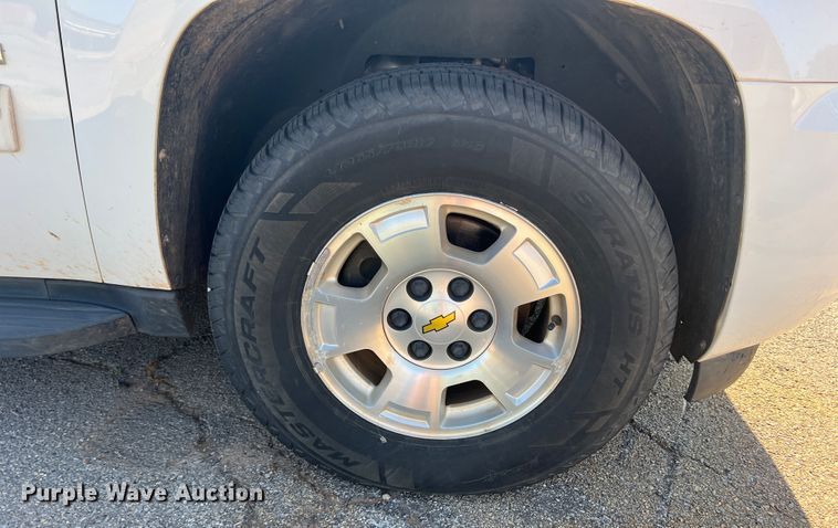 image for item LI9348 2011 Chevrolet Suburban  SUV