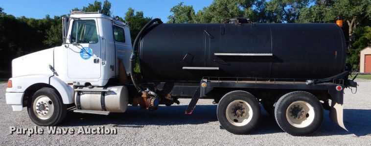 image for item LP9387 1994 White GMC WCA  water truck