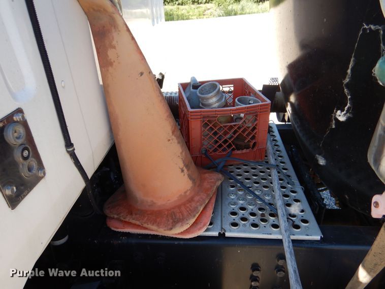 image for item LP9387 1994 White GMC WCA  water truck