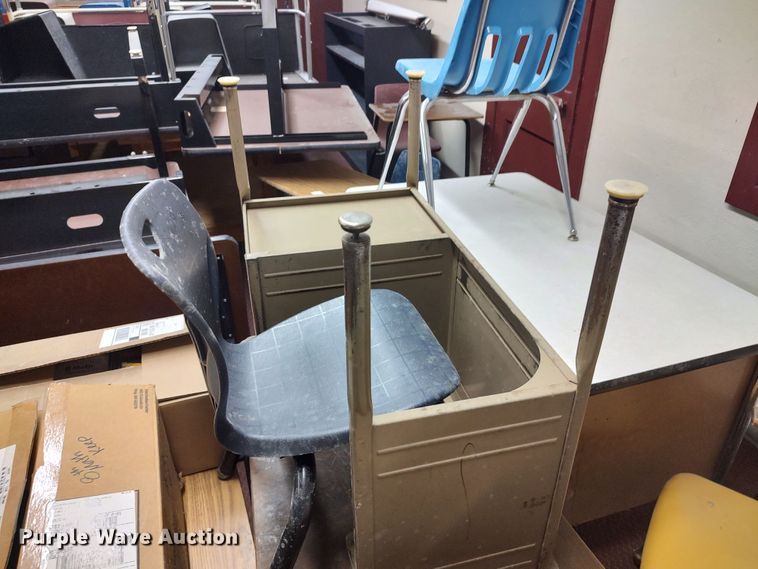 image for item LU9160 Office supplies and equipment