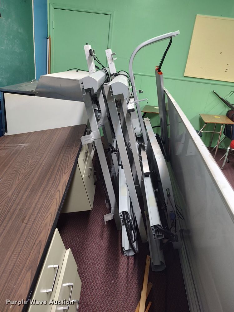 image for item LU9163 Office supplies and equipment