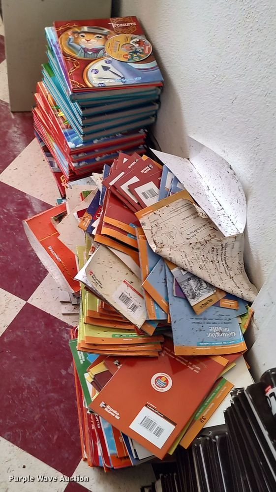 image for item LU9163 Office supplies and equipment