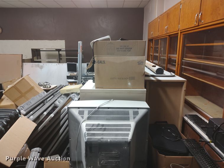 image for item LU9164 Office supplies and equipment