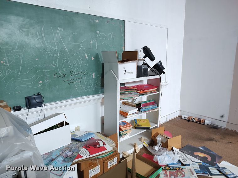 image for item LU9166 Office supplies and equipment