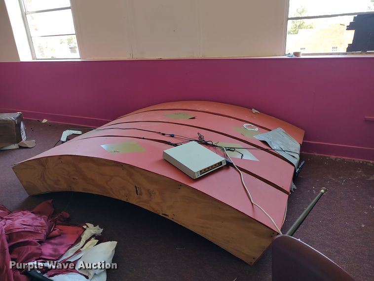 image for item LU9166 Office supplies and equipment