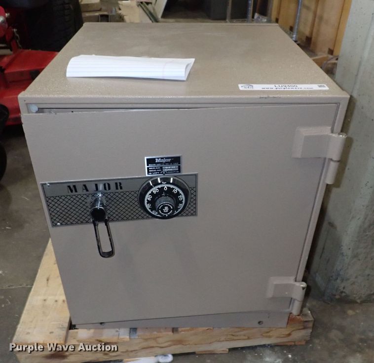 image for item LU9400 Major 171718  safe