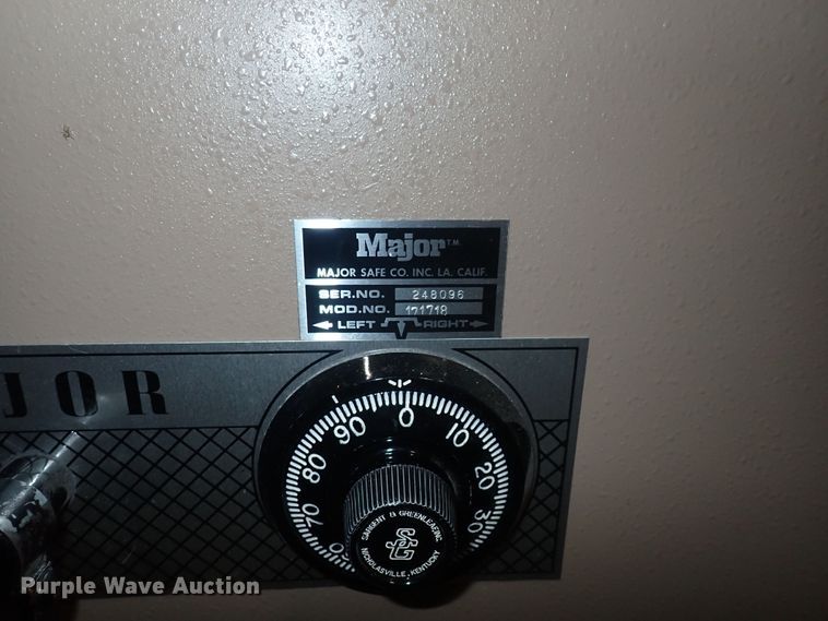 image for item LU9400 Major 171718  safe