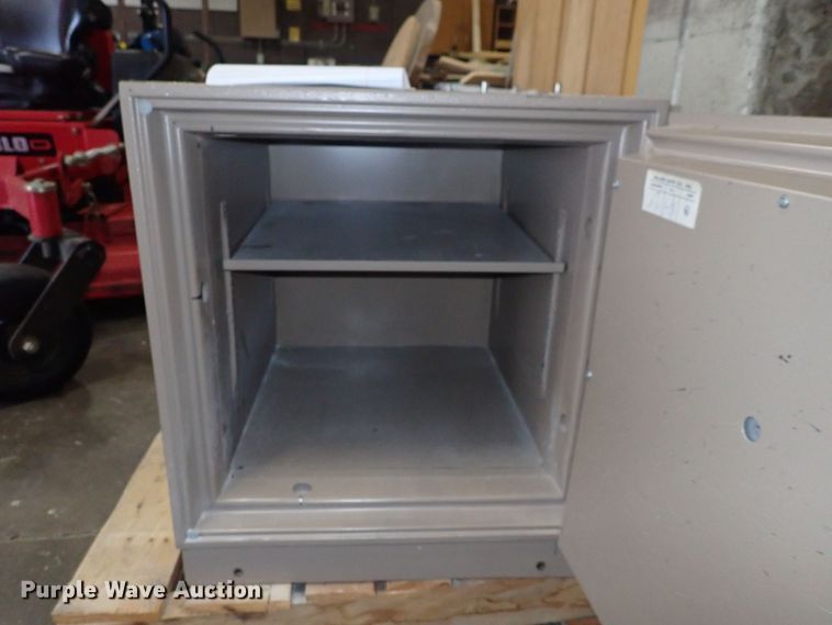 image for item LU9400 Major 171718  safe