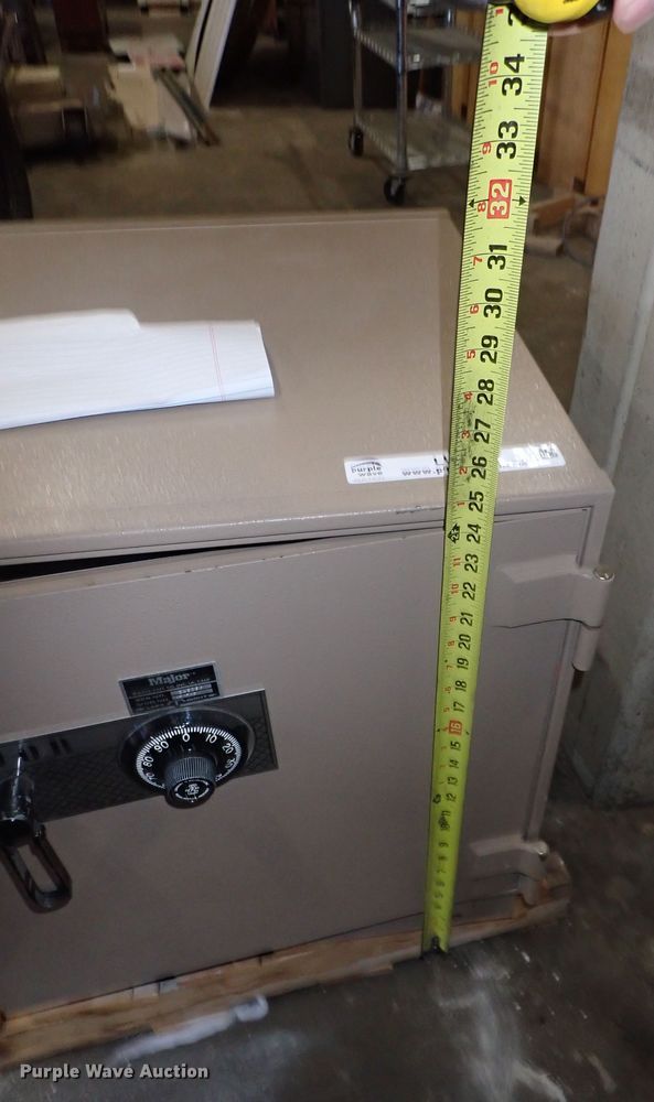 image for item LU9400 Major 171718  safe