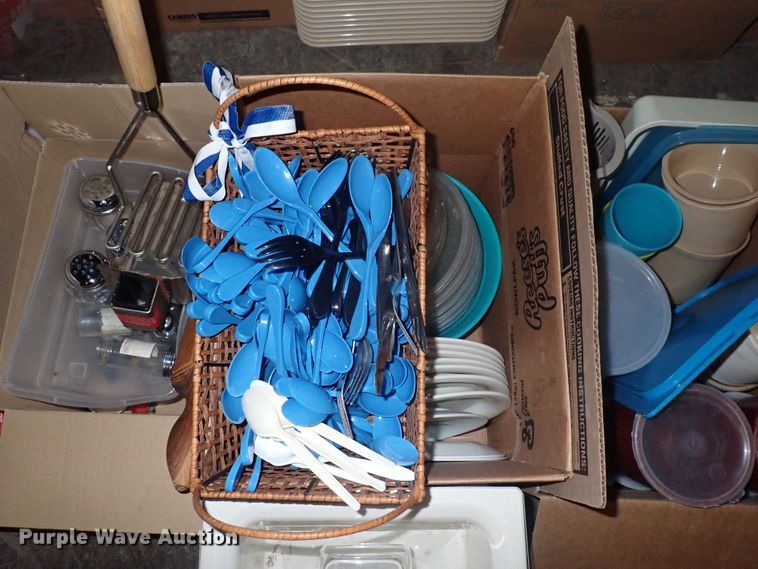 image for item LU9401 Restaurant equipment