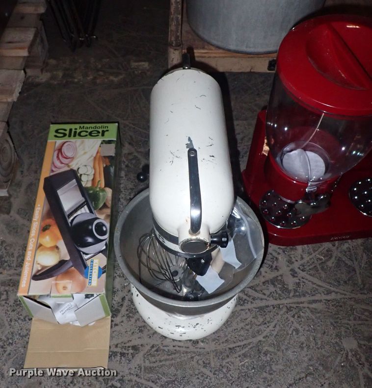 image for item LU9401 Restaurant equipment