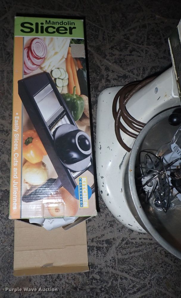 image for item LU9401 Restaurant equipment