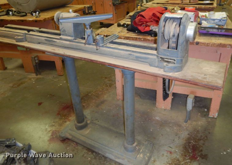 image for item MD9256 Craftsman  wood turning lathe