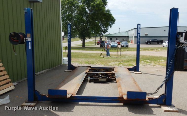 image for item MF9672 2004 Bend Pak HD-12SS  four post automotive lift