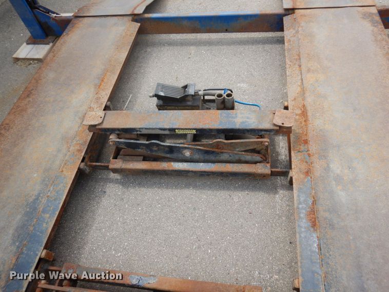 image for item MF9672 2004 Bend Pak HD-12SS  four post automotive lift