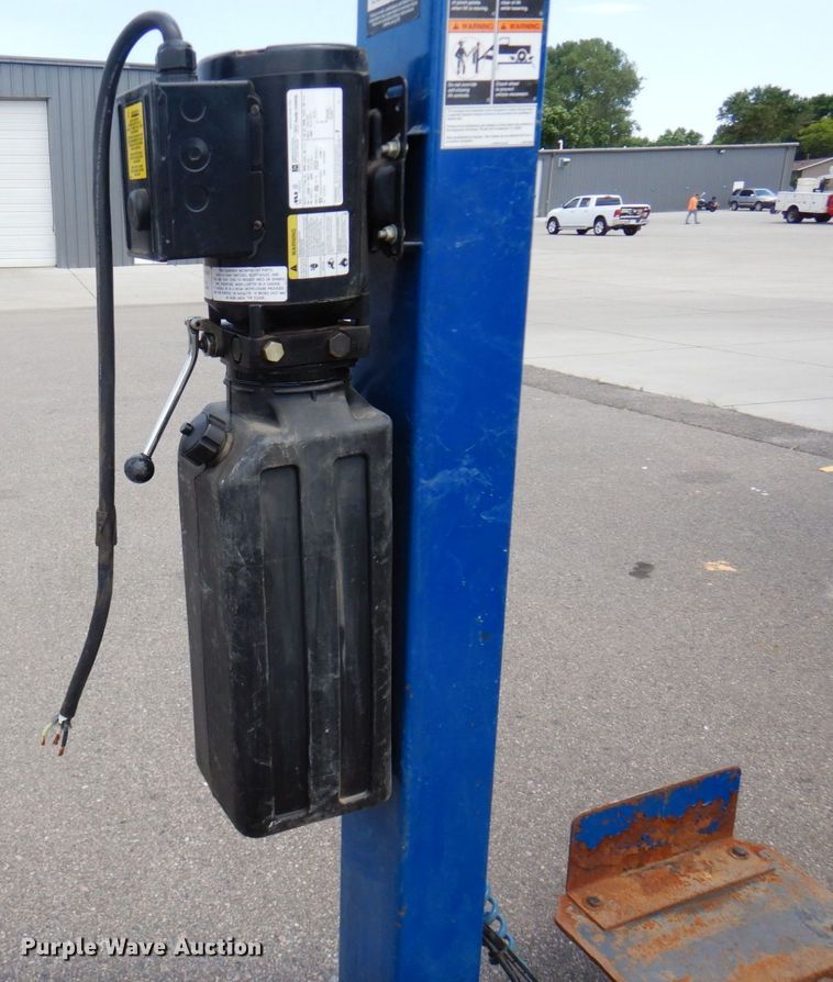 image for item MF9672 2004 Bend Pak HD-12SS  four post automotive lift